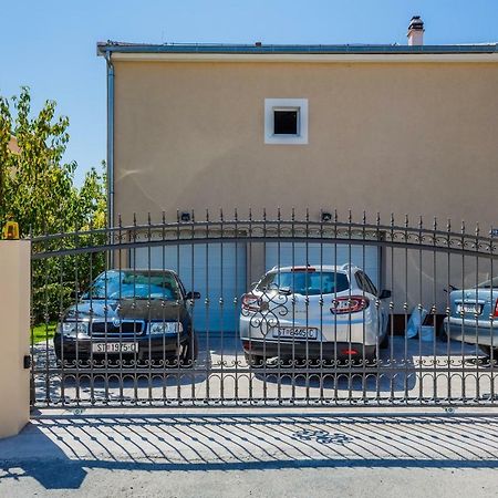 Villa Julija Kastela Exterior photo